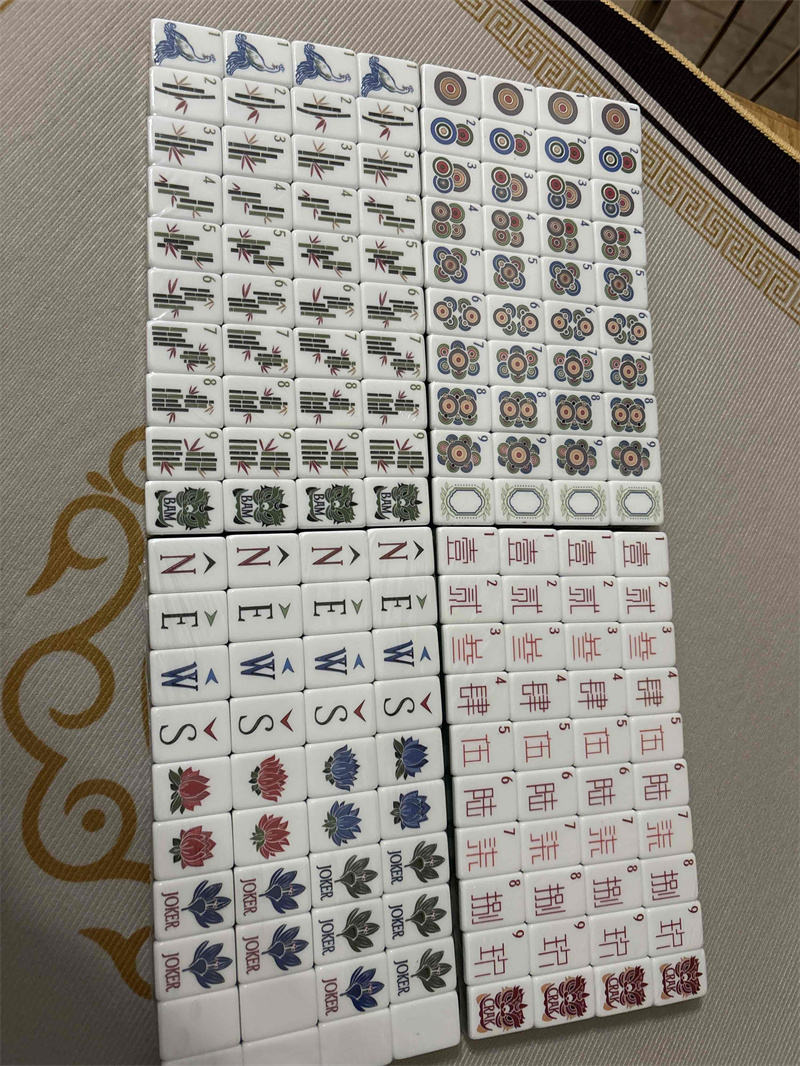 Luxury Four Layer Wood Grain Acrylic American Mahjong Tiles Eco-Friendly Lightweight Fade-Proof Mahjong Set for Family Games